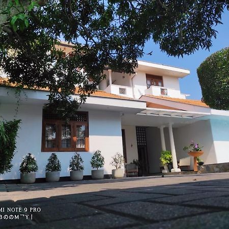 Bed and Breakfast Suriya Arana Negombo Exterior foto