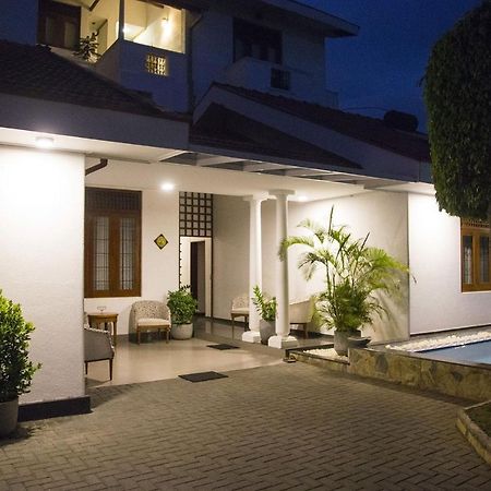 Bed and Breakfast Suriya Arana Negombo Exterior foto