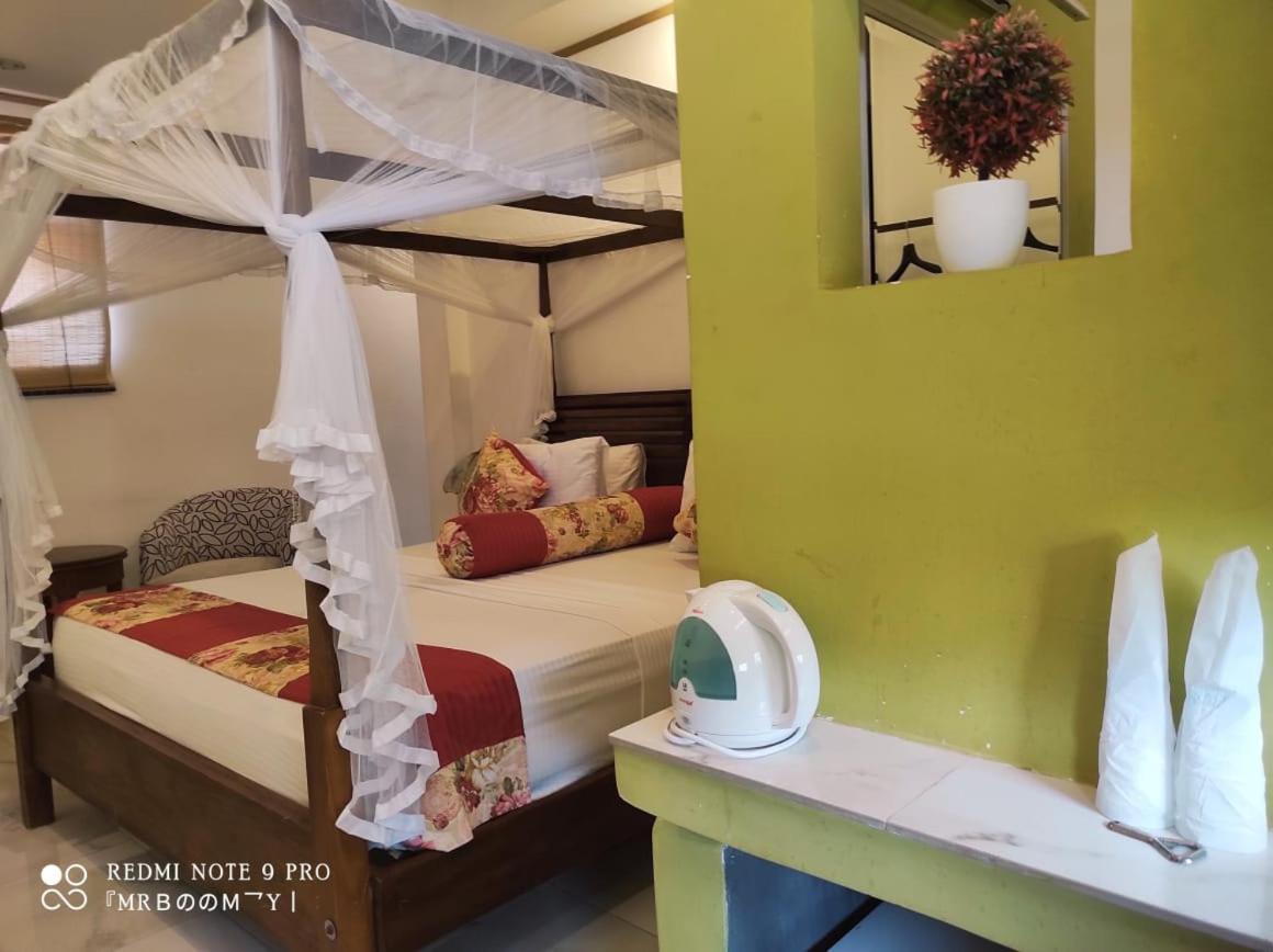 Bed and Breakfast Suriya Arana Negombo Exterior foto
