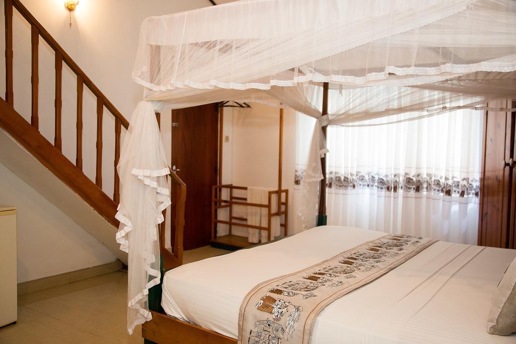 Bed and Breakfast Suriya Arana Negombo Exterior foto